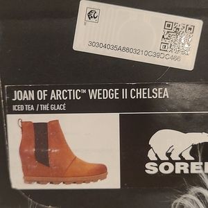 NIB Sorel "Joan of Arctic" Wedge II Chelsea pull on boots. NEW!